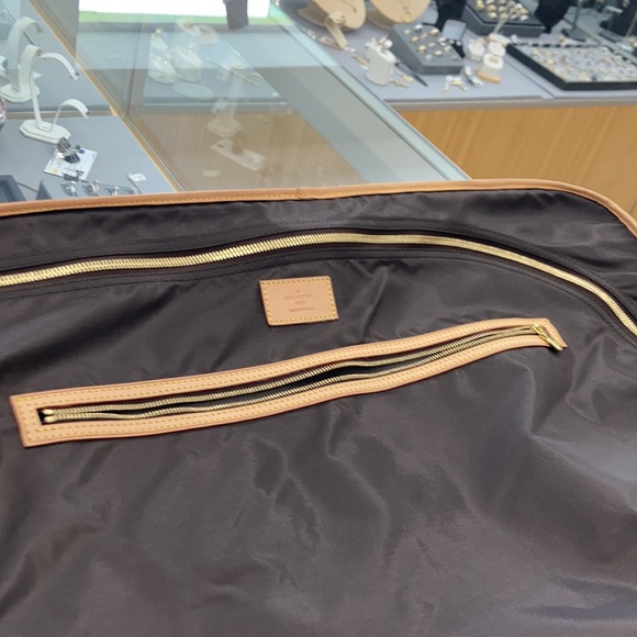 Authentic Louis Vuitton garment bag - Picture 12 of 17